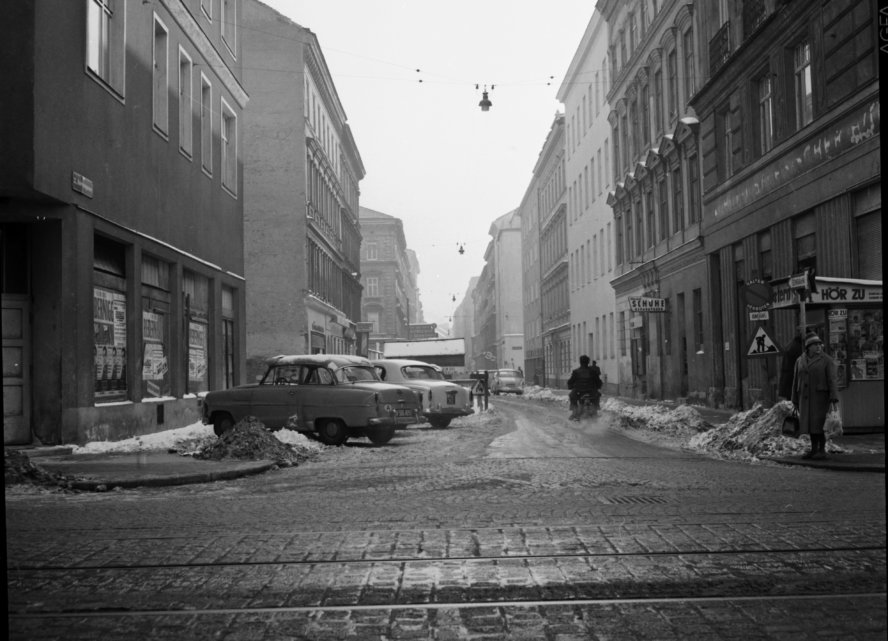 Novaragasse in Vienna 1965 © Otto Simoner