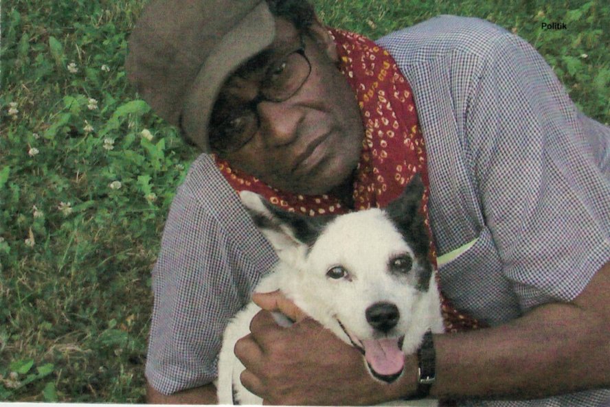 Di-Tutu Bukasa mit seinem Hund Louise, 2010 © »The Global Player«, Nachfolgemagazin der »Bunten Zeitung«