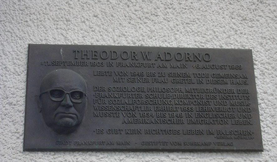 Gedenktafel am Adorno-Haus in Frankfurt am Main © Anton Tantner