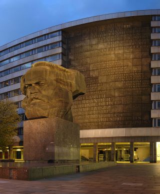 23_Karl_Marx_Monument_in_Chemnitz.jpg