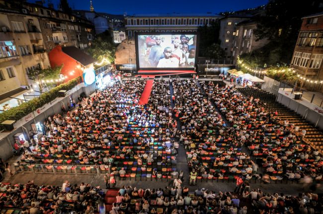 Afrikanische Kinder, Open-Air-Kino<br />Bilder: Sarajevo Film Festival